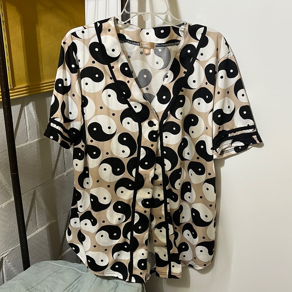 Size large brown black and white jersey